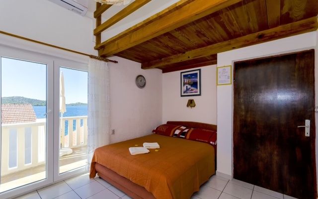 Apartments Pera
