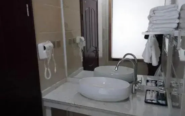 Hongyunge Hotel