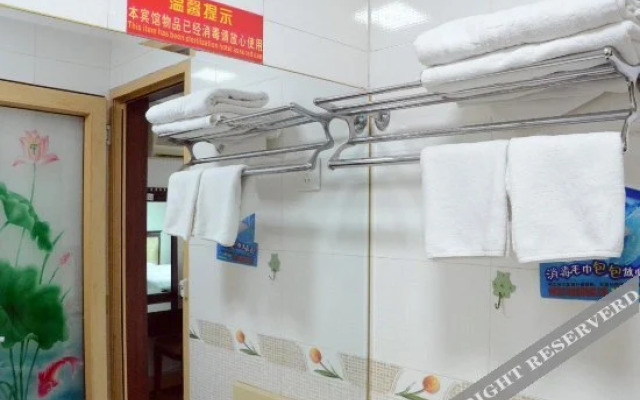 Yilongxin Business Hotel