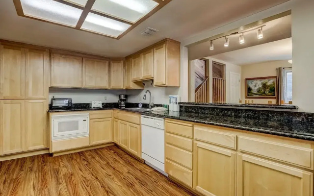 Paloma Place - 30+ Day Vacation Home