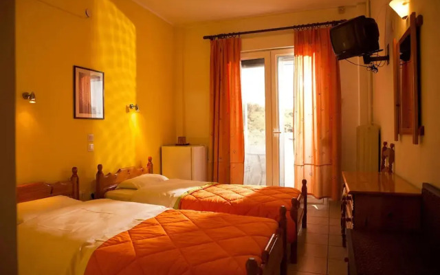 Saron Hotel