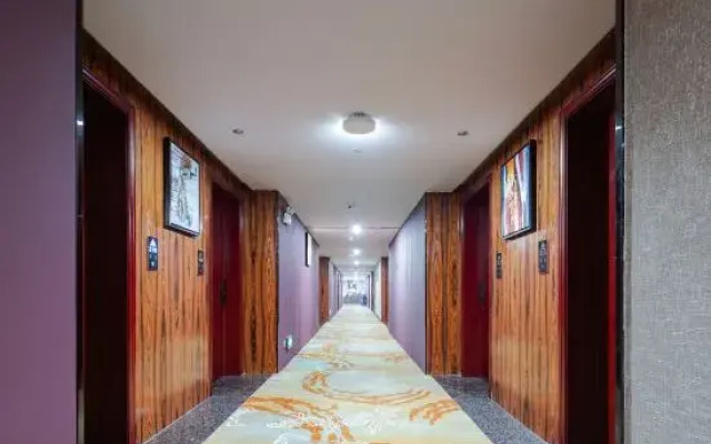 Huaying Wanrun Hotel