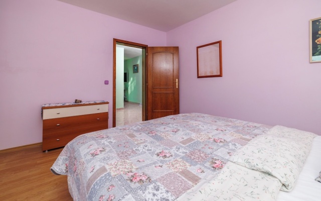 Apartments Djusi