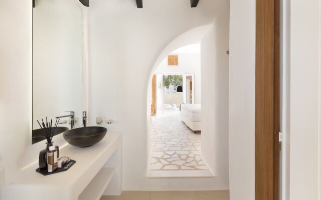 Kallos Villas & Suites