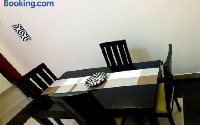 Office & 2 bedrooms entire place in Kimihurura