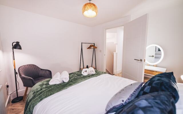 Luxurious 3-Bedroom Oasis Manchester