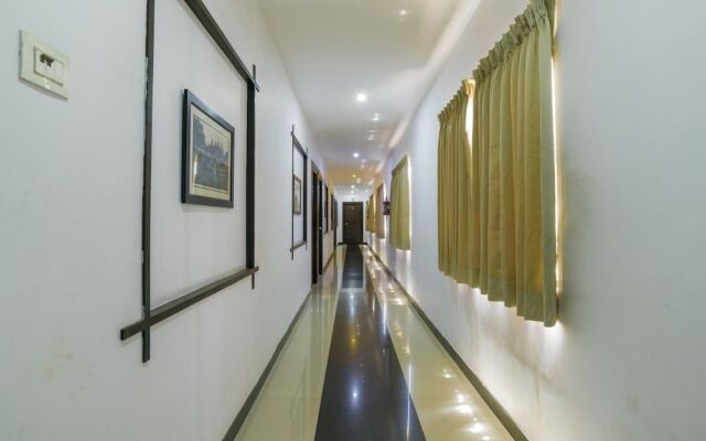 Crescent Inn Navallur