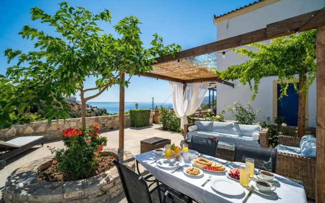 Philyra hotel