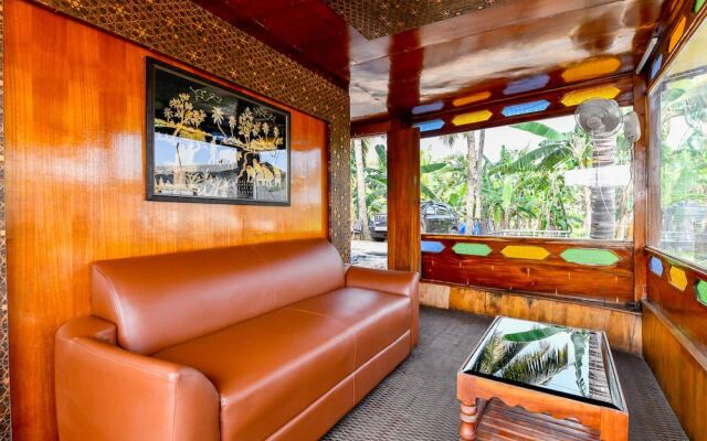 Oyo 24920 Indraprastha Royal Castle Sharing Houseboat