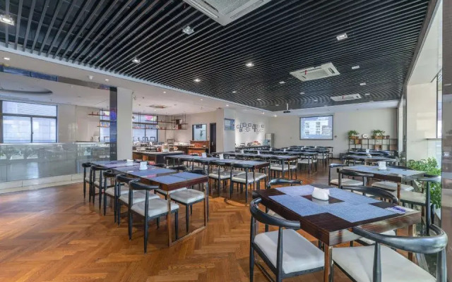 acorn hotel(Ningbo Hangzhou Bay New District Store)