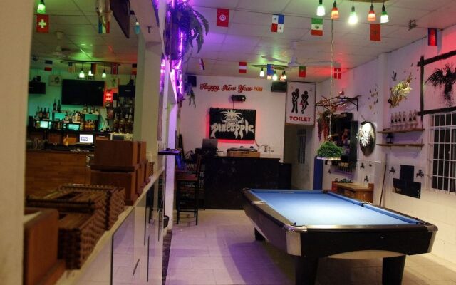 Pineapple Hotel