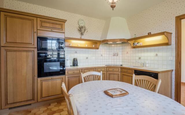 Refined Holiday Home in Villefranche-du-perigord With Garden