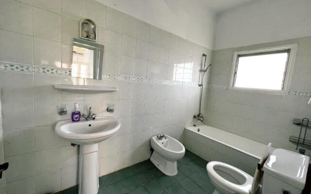 Sea View Spacious Private Villa in Lapta