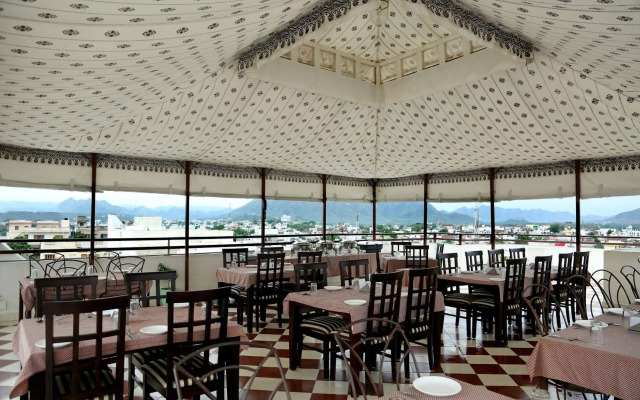 Hotel Royal Pratap Niwas
