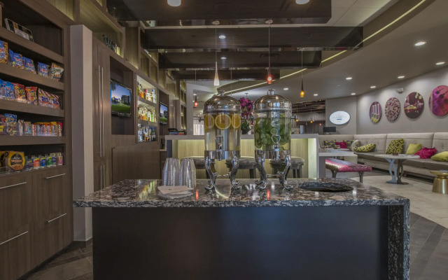 DoubleTree by Hilton Winston Salem - University