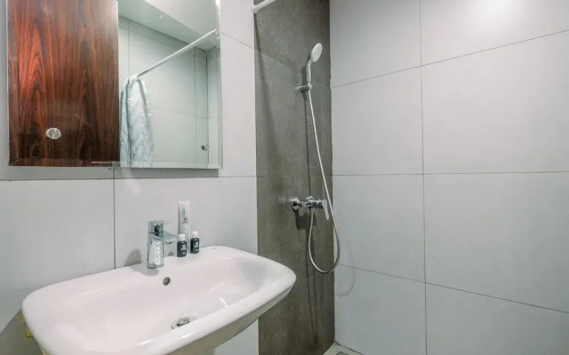 Comfy And Nice Studio At Lrt City Bekasi Apartment