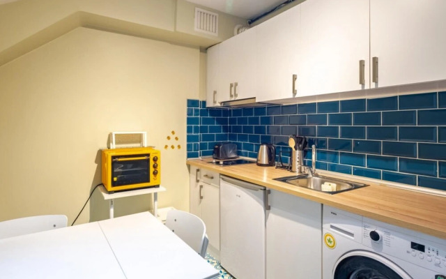 Flat With Backyard Near Taksim Square in Sisli