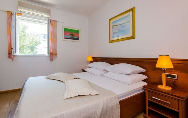 Apartments & Rooms V&M