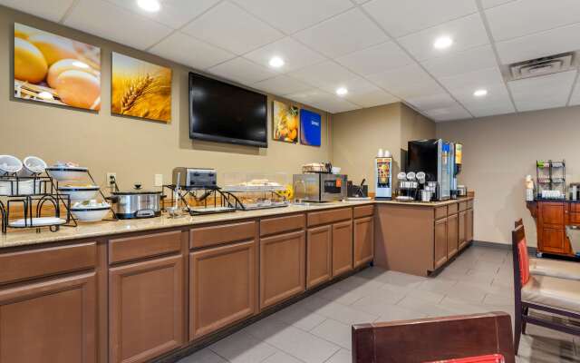 Comfort Inn & Suites Ponca City near Marland Mansion