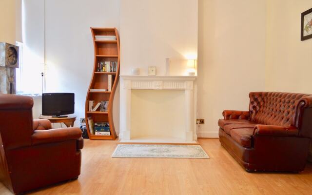 Central 3 Bedroom Flat