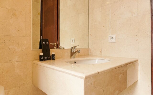 Luxurious 1BR @ The Empyreal Condominium Epicentrum Apartment