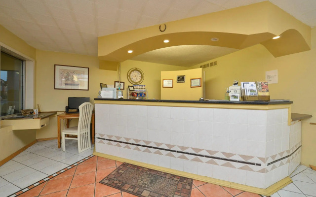 Americas Best Value Inn & Suites Williamstown