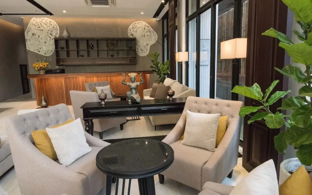 GLOW PARK HOTEL Grand Royal Palace