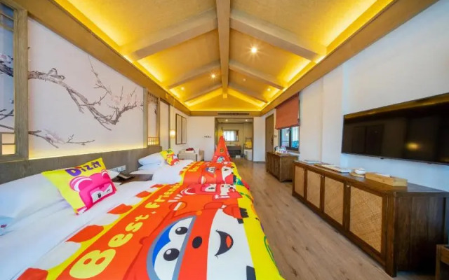 Blossom Hill Yuejingzhuang Hotel