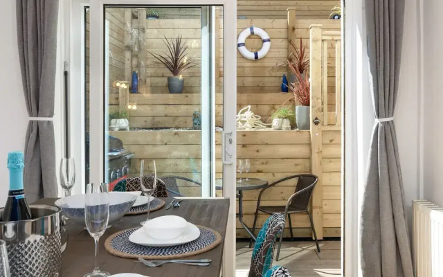 Ty Hapus - Close to Beach and Town