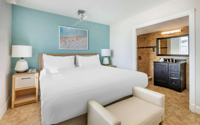 Hilton Vacation Club Crescent on South Beach Miami