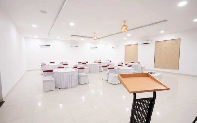 Shelter Beach Resort
