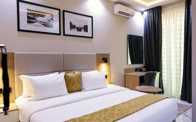 Ringruby Hotel, Oduduwa Way
