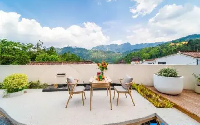 Floral Hotel·Zunman Impression Hotel (Roushen Baodian Branch)