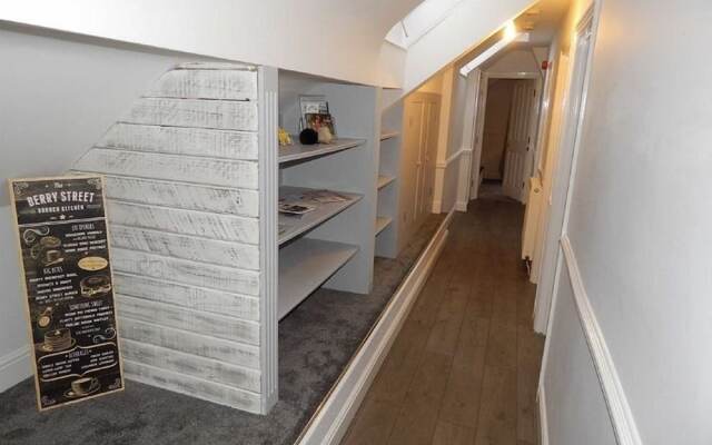 Pavilion Gardens Apartment