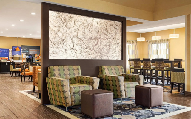 Holiday Inn Express Hotel & Suites Edmond by IHG