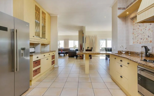 Family Home With Views Pool Garden 100 Geneva