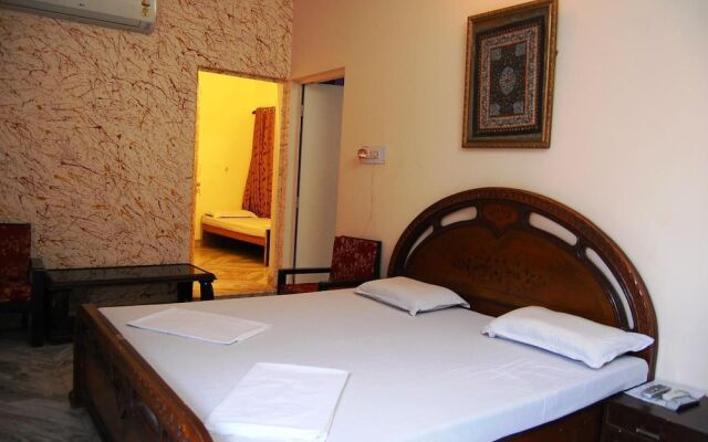 Sai Home Stay Bed and Breakfast