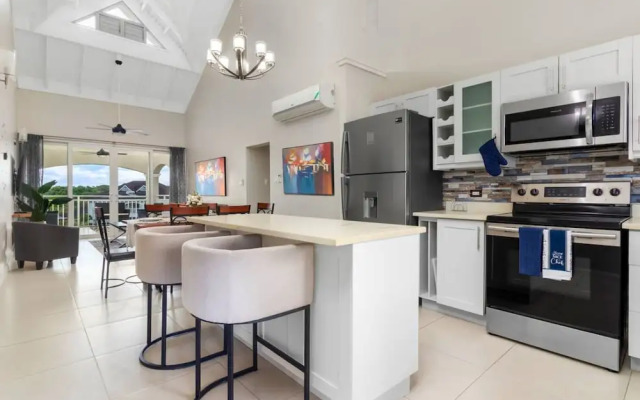 3rd Floor Condo Richmond Estate Beach Access Pool