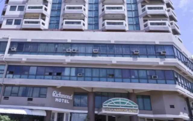 Richmond Plaza Hotel