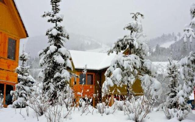 Station Touristique Pin Rouge
