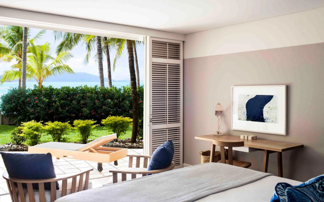 Beach Club – Balcony – Hamilton Island