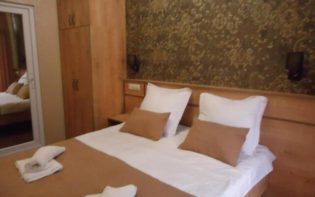La'Rooms