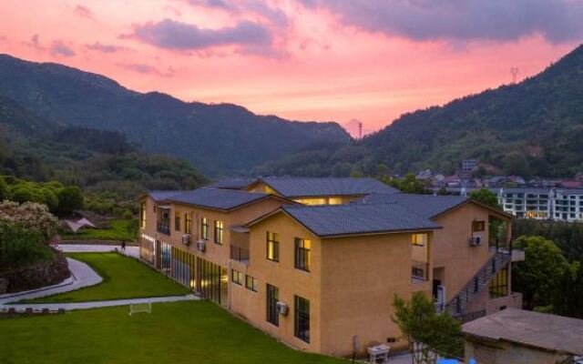 Yincaolu Zuoqin Youshu Homestay (Yuping Ancient Village Branch)