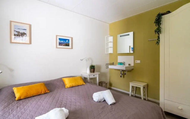 Tastefully Furnished Country House for 6 People