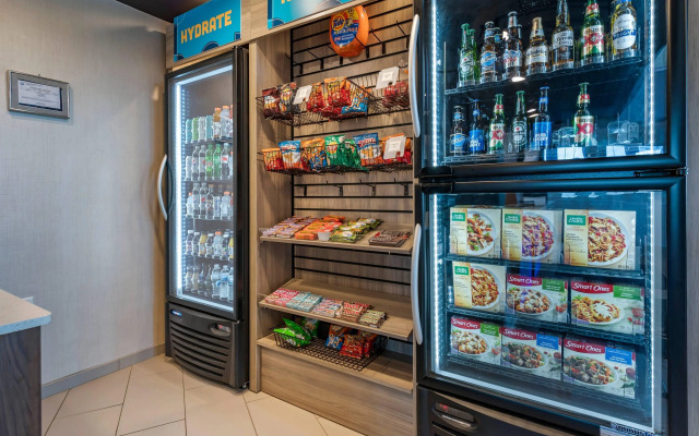 Clarion Pointe Indianapolis Airport