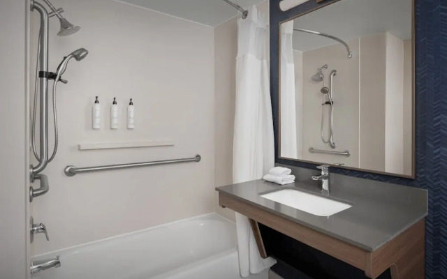 Fairfield Inn & Suites Roanoke North