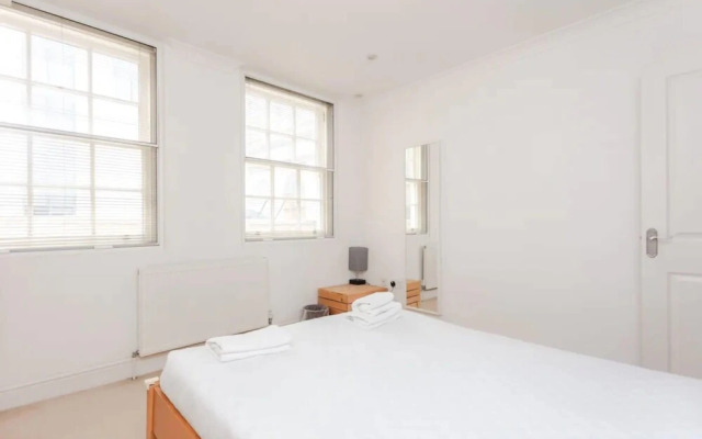 Homely 2 Bedroom Flat Near Embankment Station