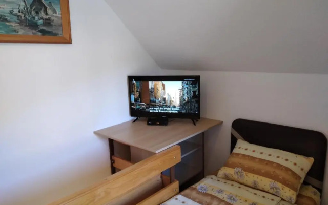 Vikendica pored Drine Foča