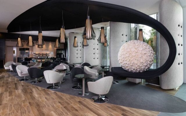 Sound Garden Hotel Airport