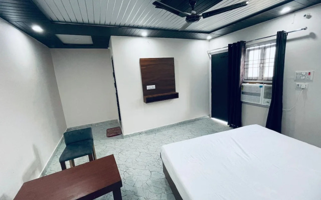 Ayodhya Dham Hotel By GRB